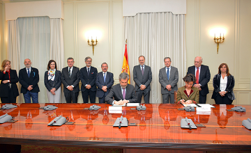 Acto de firma del convenio TCU-CGPD