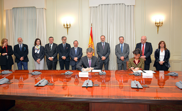 Acto de firma del convenio TCU-CGPD